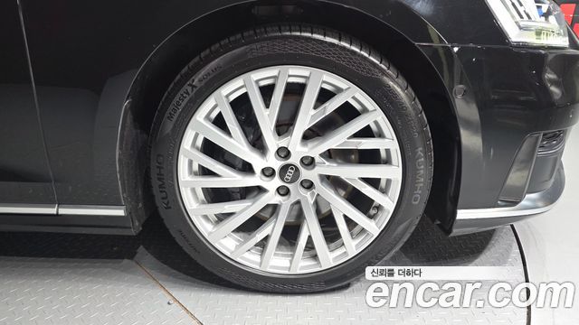 Audi A8 (D5) 55 TFSI Quattro LWB 2021 — фото 27
