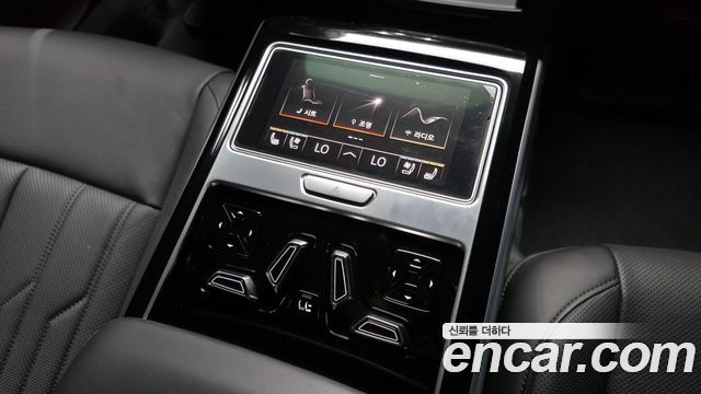 Audi A8 (D5) 55 TFSI Quattro LWB 2021 — фото 33