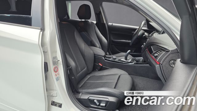 BMW 1 Series (F20) 118d Sport 5Door 2016 — фото 11