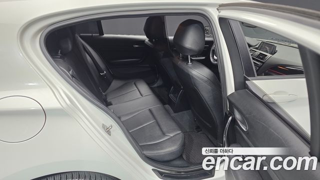 BMW 1 Series (F20) 118d Sport 5Door 2016 — фото 12