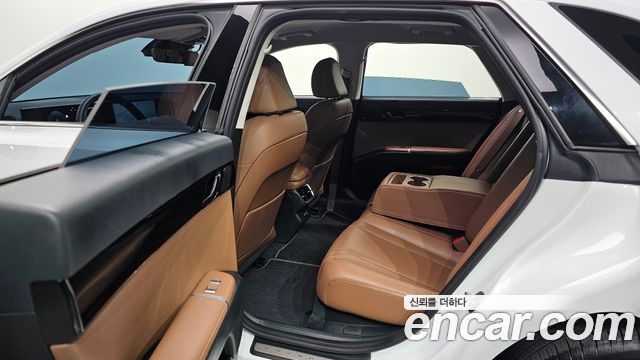 Hyundai Grandeur (GN7) 2,5 Gasoline 2WD Exclusive 2023 — фото 12