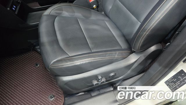 KG Mobility (SsangYong) Torres EVX E7 2024 — фото 37