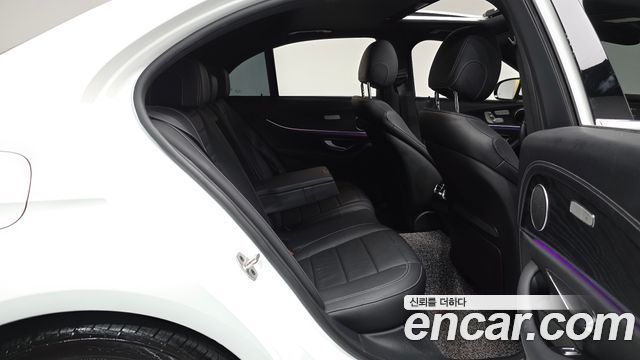 Mercedes-Benz E-Class (W213) E250 AMG Line 2023 — фото 11