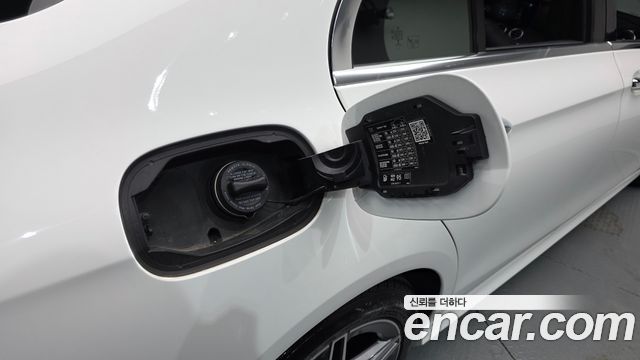Mercedes-Benz E-Class (W213) E250 AMG Line 2023 — фото 34