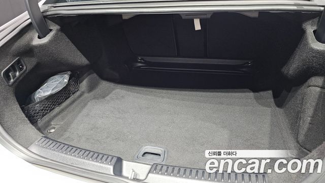 Mercedes-Benz E-Class (W214) E300 4MATIC AMG Line 2024 — фото 42