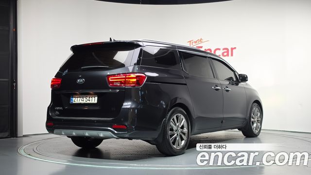 Kia Carnival 9-Seater Noblesse 2019 — фото 2
