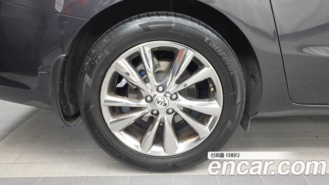 Kia Carnival 9-Seater Noblesse 2019 — фото 5