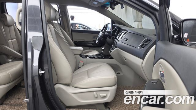 Kia Carnival 9-Seater Noblesse 2019 — фото 11