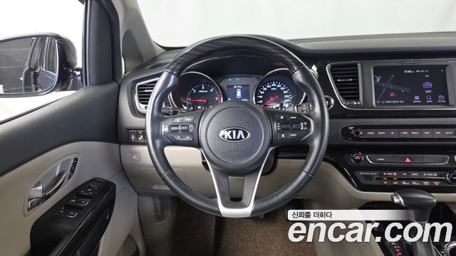 Kia Carnival 9-Seater Noblesse 2019 — фото 13