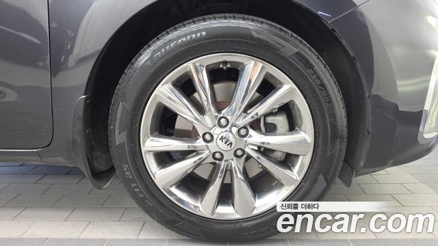 Kia Carnival 9-Seater Noblesse 2019 — фото 21
