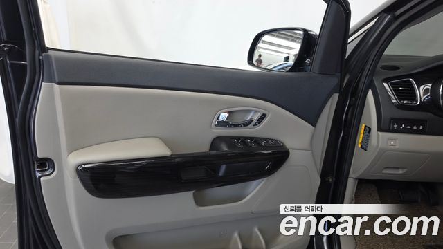 Kia Carnival 9-Seater Noblesse 2019 — фото 24