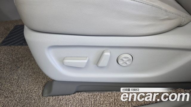 Kia Carnival 9-Seater Noblesse 2019 — фото 30