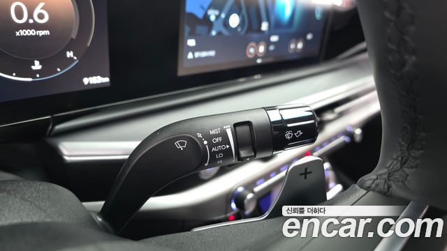 Hyundai Grandeur (GN7) 2,5 Gasoline 2WD Premium 2024 — фото 18
