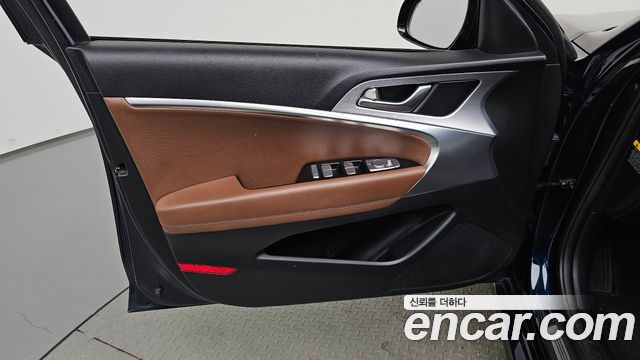 Genesis G70 2.0T Supreme 2018 — фото 24