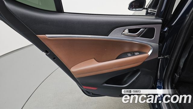 Genesis G70 2.0T Supreme 2018 — фото 25