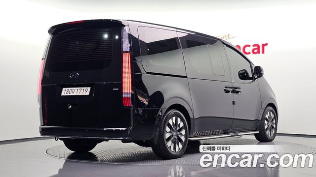 Hyundai Staria 4WD Lounge 9-Seater Inspiration 2022 — фото 2