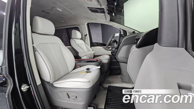 Hyundai Staria 4WD Lounge 9-Seater Inspiration 2022 — фото 12