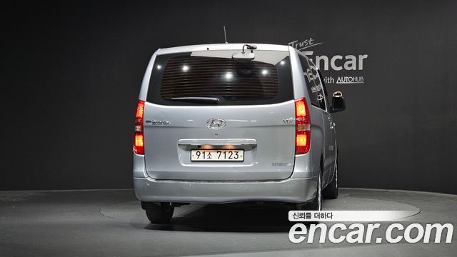 Hyundai Grand Starex Van 3-Seater Smart 2021 — фото 4