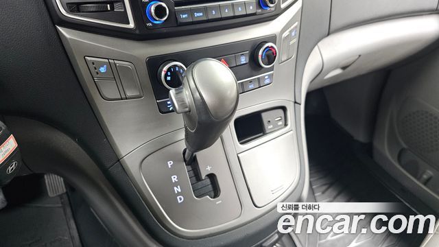 Hyundai Grand Starex Van 3-Seater Smart 2021 — фото 9