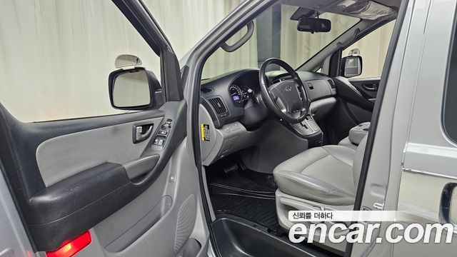 Hyundai Grand Starex Van 3-Seater Smart 2021 — фото 10