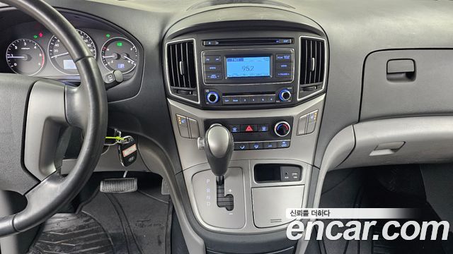 Hyundai Grand Starex Van 3-Seater Smart 2021 — фото 13