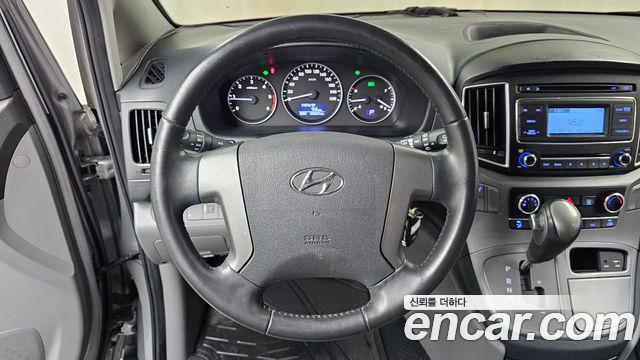 Hyundai Grand Starex Van 3-Seater Smart 2021 — фото 14
