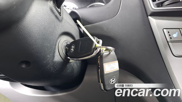 Hyundai Grand Starex Van 3-Seater Smart 2021 — фото 15