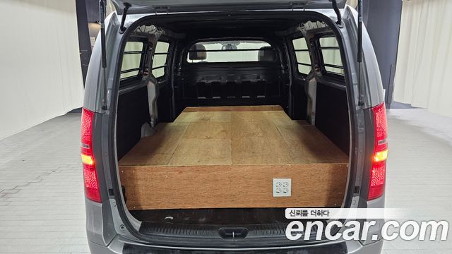 Hyundai Grand Starex Van 3-Seater Smart 2021 — фото 16
