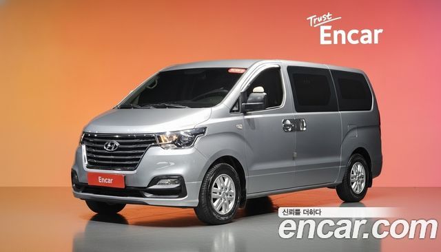 Hyundai Grand Starex Van 3-Seater Smart