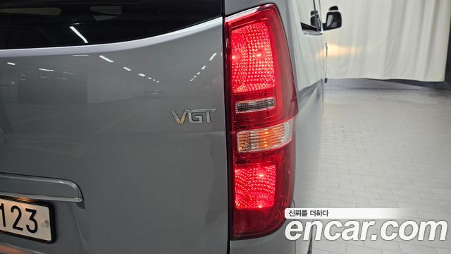 Hyundai Grand Starex Van 3-Seater Smart 2021 — фото 23