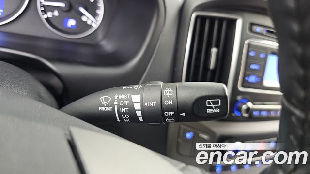 Hyundai Grand Starex Van 3-Seater Smart 2021 — фото 27