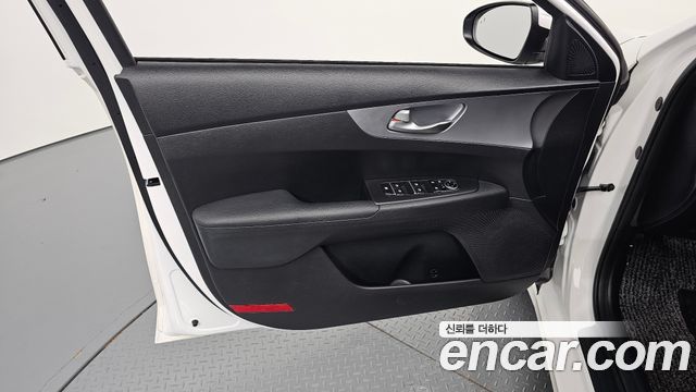 Kia K3 (II) 1.6 Prestige 2022 — фото 24