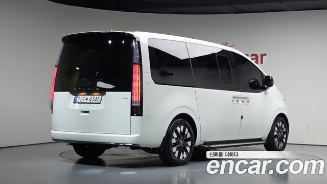 Hyundai Staria 4WD Lounge 9-Seater Inspiration 2025 — фото 2