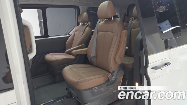 Hyundai Staria 4WD Lounge 9-Seater Inspiration 2025 — фото 12