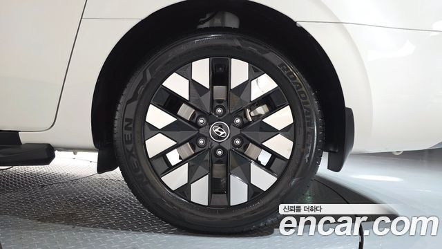 Hyundai Staria 4WD Lounge 9-Seater Inspiration 2025 — фото 21