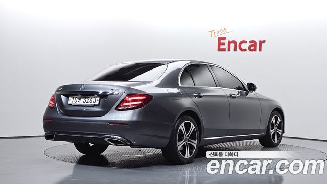 Mercedes-Benz E-Class (W213) E300 4MATIC Avnatgarde 2018 — фото 2