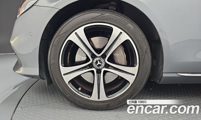 Mercedes-Benz E-Class (W213) E300 4MATIC Avnatgarde 2018 — фото 5