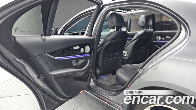 Mercedes-Benz E-Class (W213) E300 4MATIC Avnatgarde 2018 — фото 16