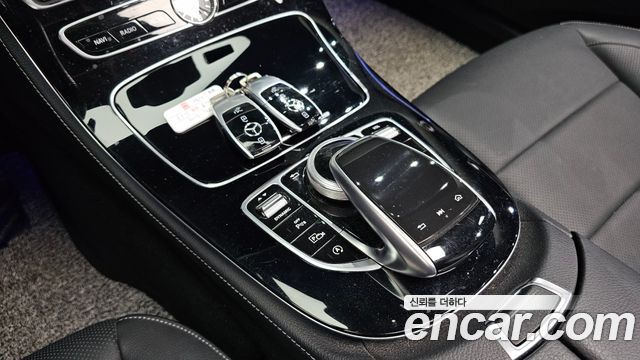 Mercedes-Benz E-Class (W213) E300 4MATIC Avnatgarde 2018 — фото 21