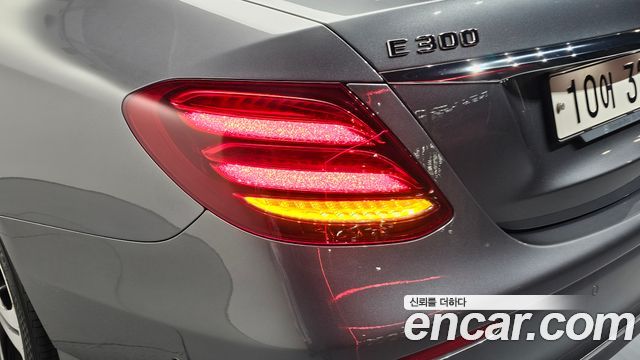 Mercedes-Benz E-Class (W213) E300 4MATIC Avnatgarde 2018 — фото 29