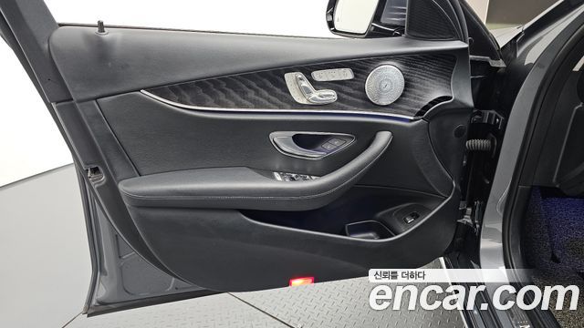 Mercedes-Benz E-Class (W213) E300 4MATIC Avnatgarde 2018 — фото 30