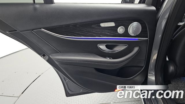 Mercedes-Benz E-Class (W213) E300 4MATIC Avnatgarde 2018 — фото 31