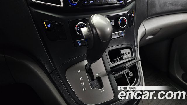 Hyundai Grand Starex Van 5-Seater Smart 2021 — фото 9