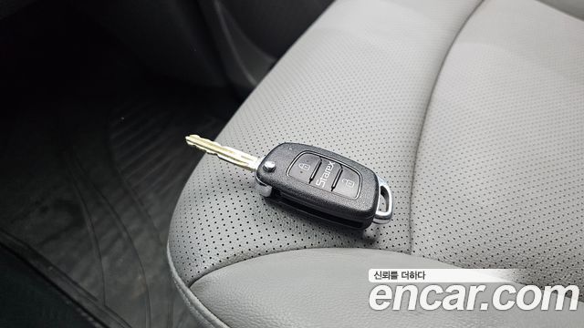 Hyundai Grand Starex Van 5-Seater Smart 2021 — фото 17