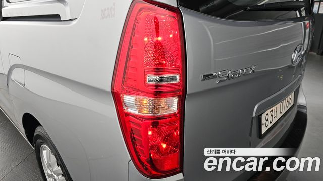 Hyundai Grand Starex Van 5-Seater Smart 2021 — фото 23