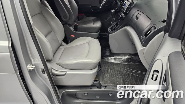 Hyundai Grand Starex Van 5-Seater Smart 2021 — фото 26