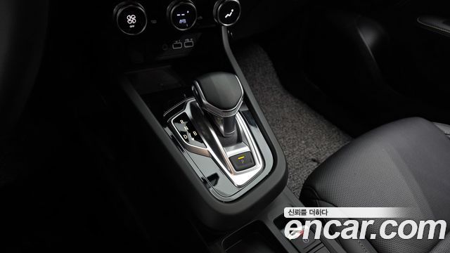 Renault Korea Arkana 1.6 E-TECH Iconic 2025 — фото 9
