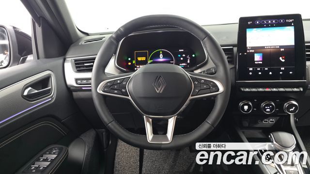 Renault Korea Arkana 1.6 E-TECH Iconic 2025 — фото 16