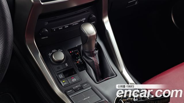 Lexus NX200t F-Sport 2015 — фото 9