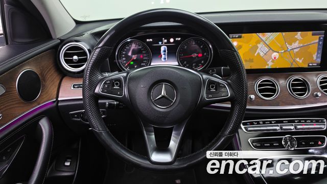 Mercedes-Benz E-Class (W213) E220d Exclusive 2017 — фото 13